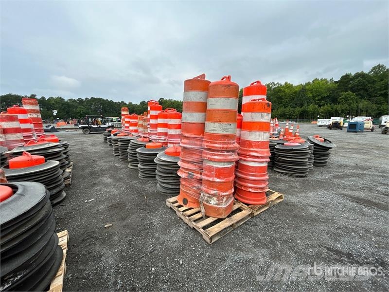Quantity of Traffic Barrels Ostale kargo komponente