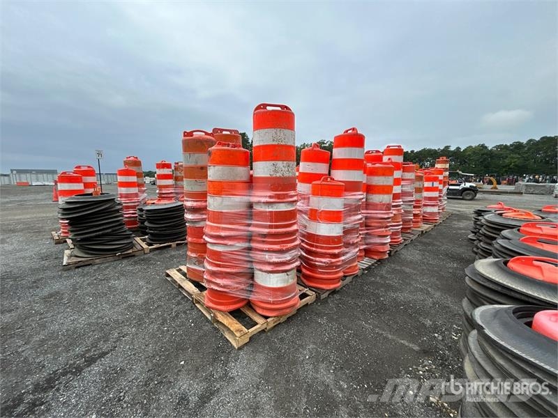 Quantity of Traffic Barrels Ostale kargo komponente