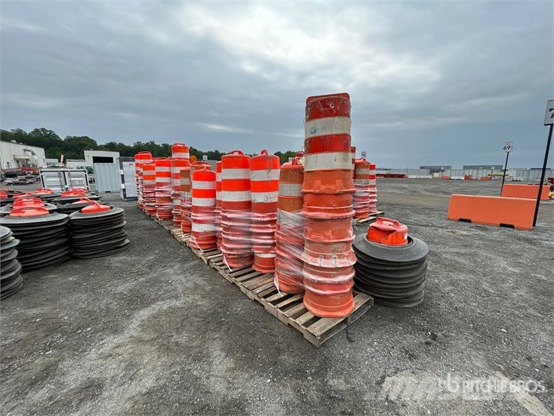 Quantity of Traffic Barrels Ostale kargo komponente