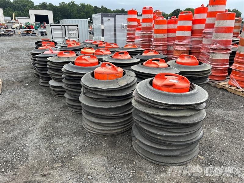 Quantity of Traffic Barrels Ostale kargo komponente