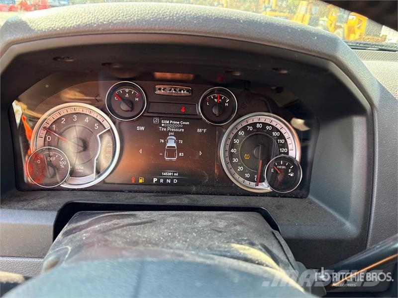 RAM 2500 4x4 Crew Cab Pickup Andre varebiler
