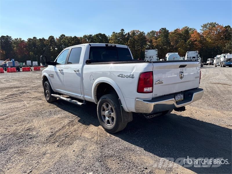 RAM 2500 4x4 Crew Cab Pickup Andre varebiler