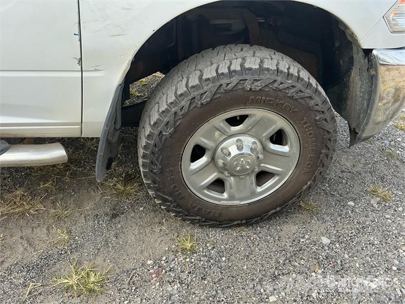 RAM 2500 Tradesman 4x4 Crew Cab Pickup Ostalo