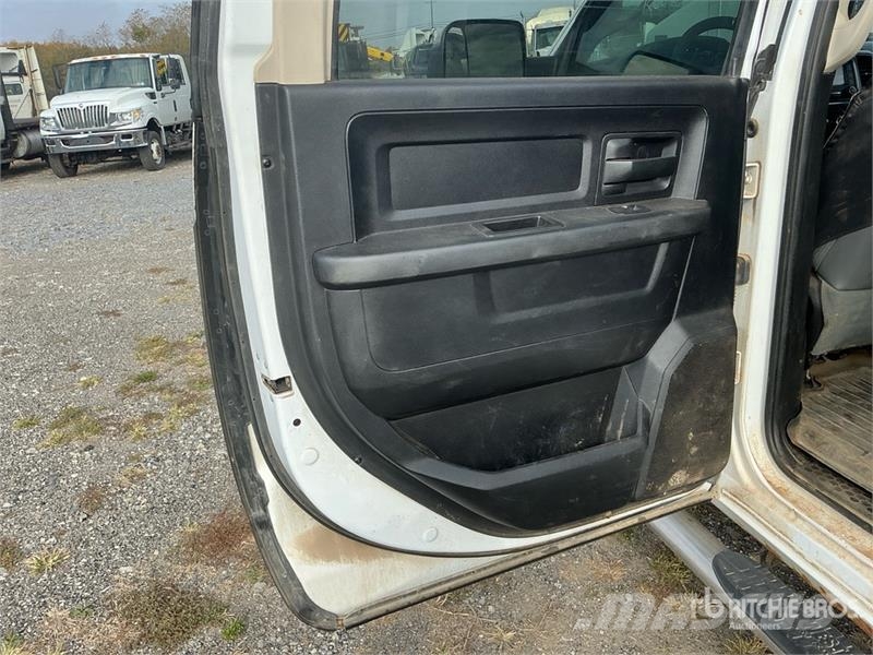 RAM 2500 Tradesman 4x4 Crew Cab Pickup Ostalo