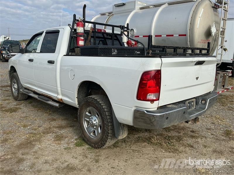 RAM 2500 Tradesman 4x4 Crew Cab Pickup Ostalo