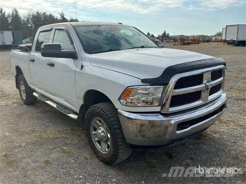 RAM 2500 Tradesman 4x4 Crew Cab Pickup Ostalo