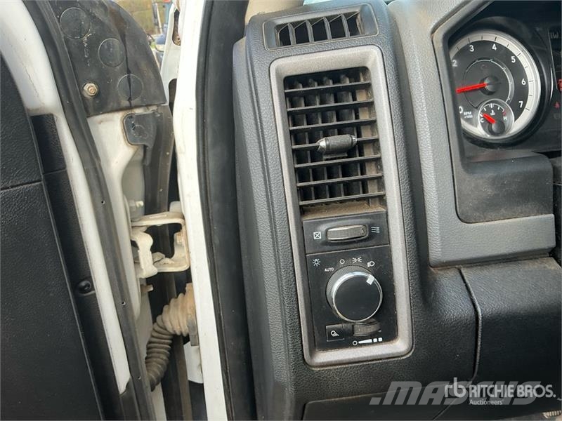 RAM 2500 Tradesman 4x4 Crew Cab Pickup Ostalo