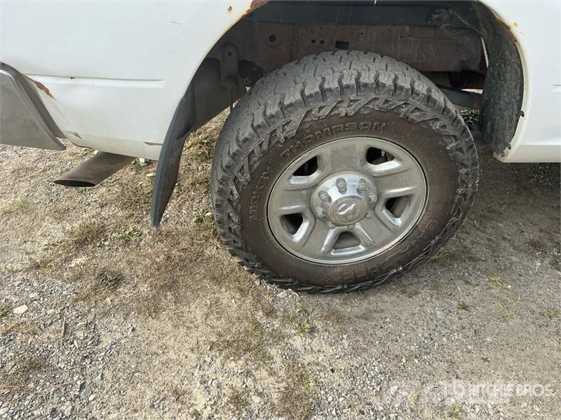 RAM 2500 Tradesman 4x4 Crew Cab Pickup Ostalo