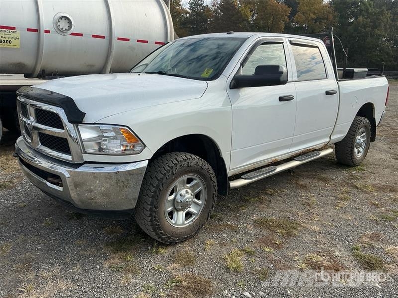 RAM 2500 Tradesman 4x4 Crew Cab Pickup Ostalo