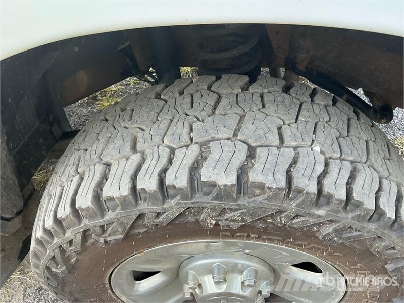 RAM 2500 Tradesman 4x4 Crew Cab Pickup Ostalo