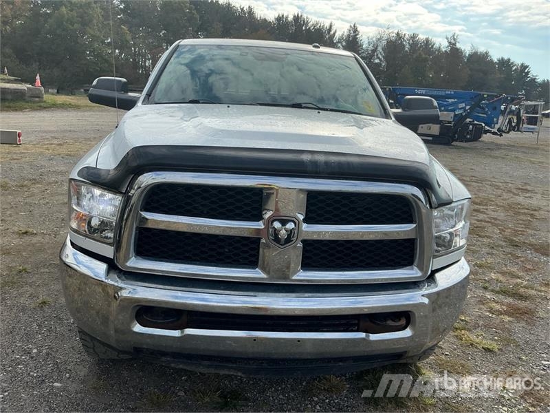 RAM 2500 Tradesman 4x4 Crew Cab Pickup Ostalo