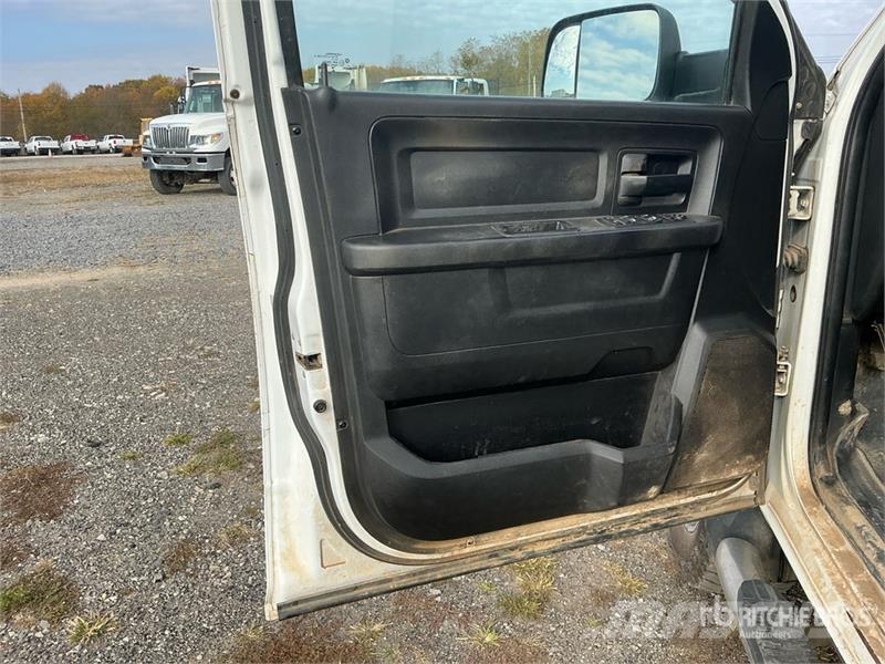 RAM 2500 Tradesman 4x4 Crew Cab Pickup Ostalo