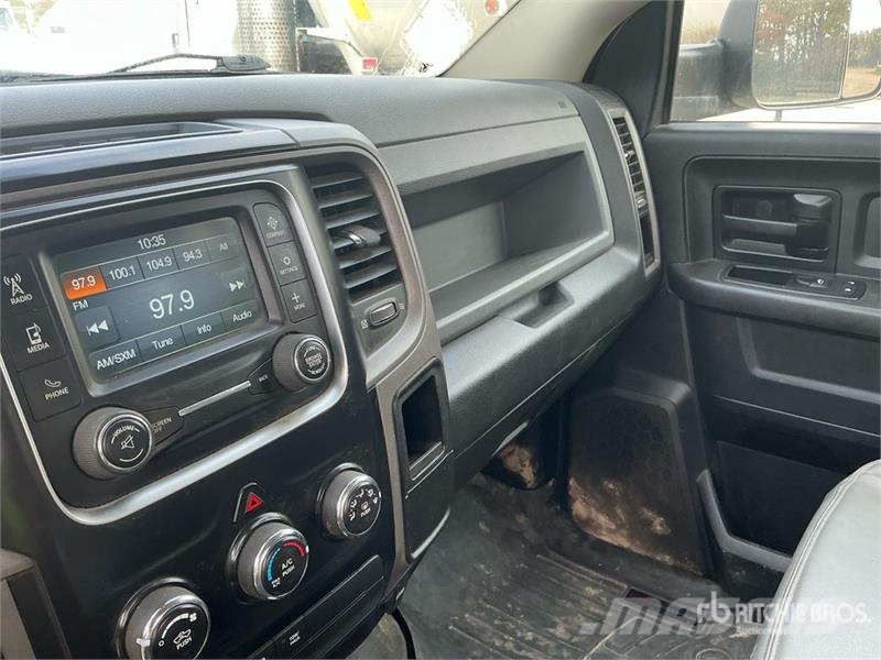 RAM 2500 Tradesman 4x4 Crew Cab Pickup Ostalo