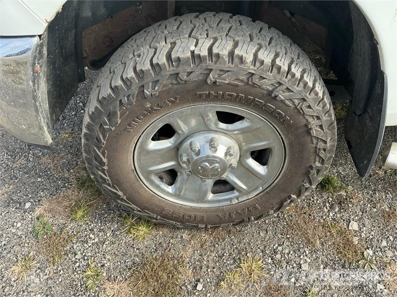 RAM 2500 Tradesman 4x4 Crew Cab Pickup Ostalo