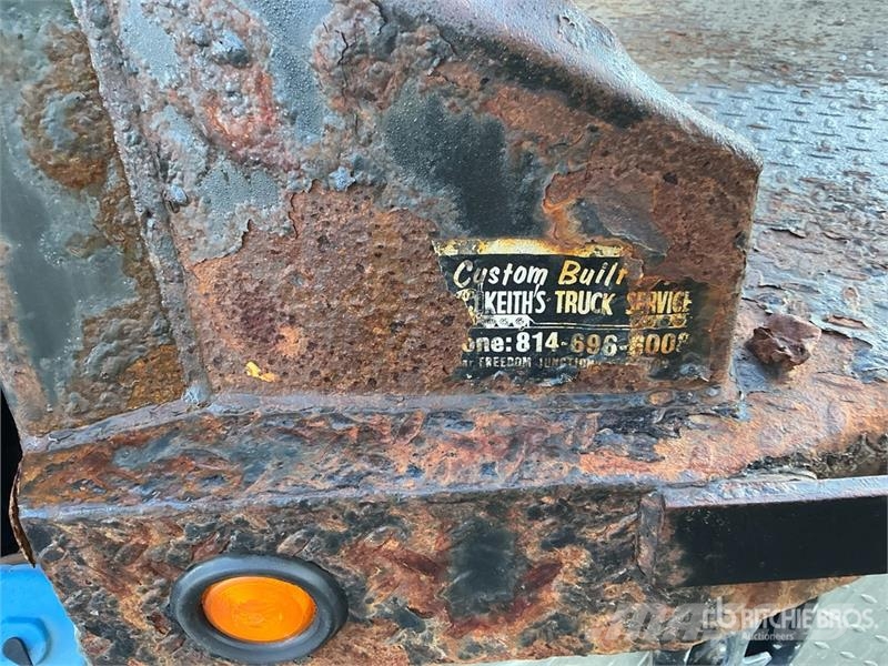 RAM 3500 平板式/側卸式卡車