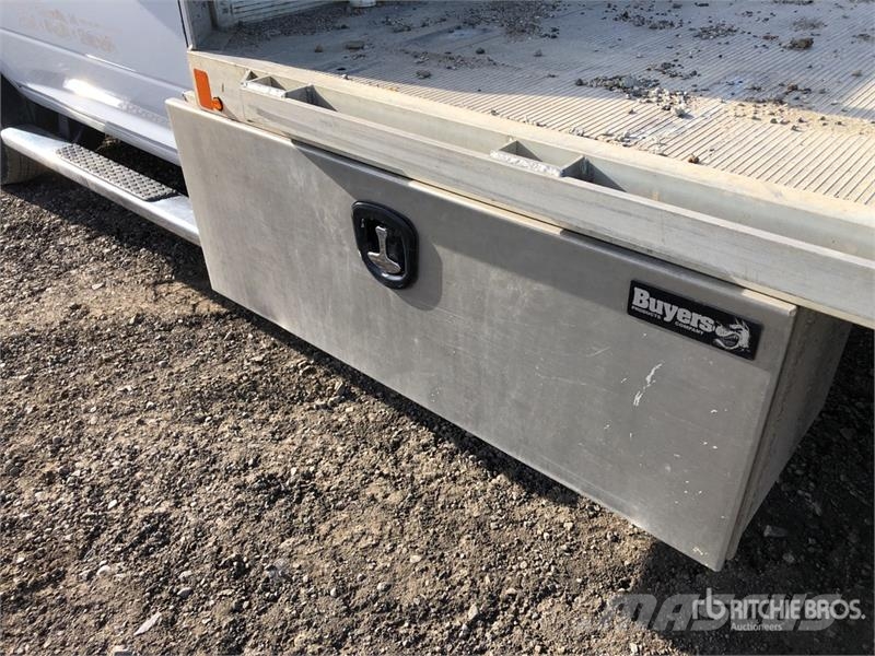 RAM 3500 平板式/側卸式卡車