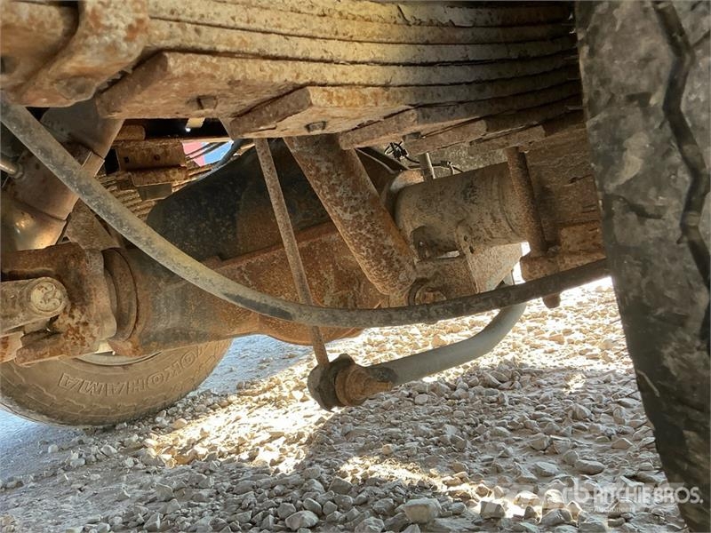 RAM 3500 Plošinové nákladné automobily/nákladné automobily so sklápacími bočnicami