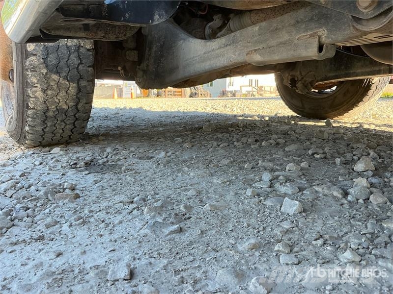 RAM 3500 Plošinové nákladné automobily/nákladné automobily so sklápacími bočnicami