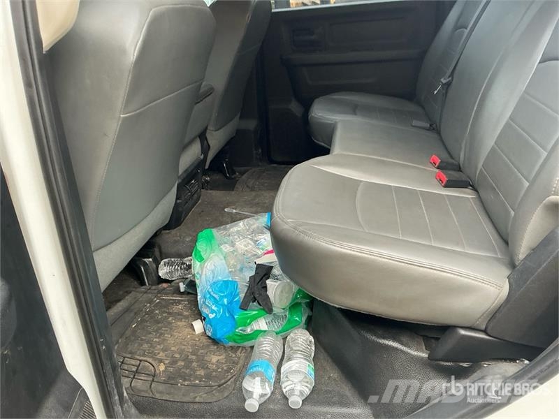 RAM 4500 4x4 Crew Cab Cab and Chassis Cabines