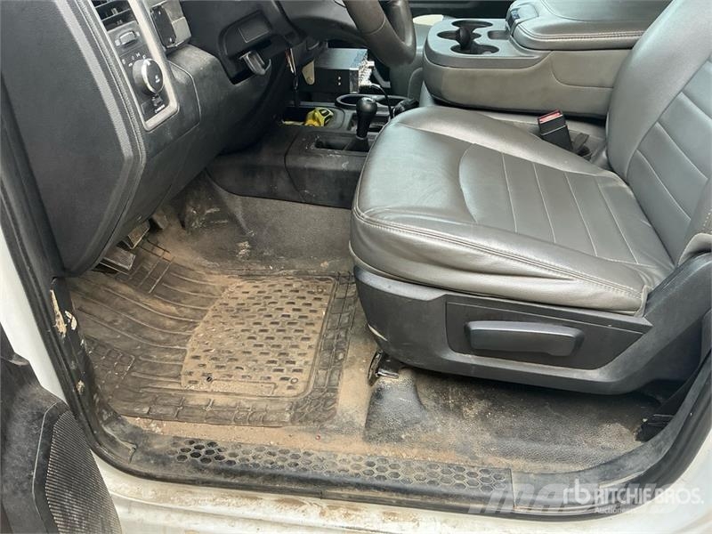 RAM 4500 4x4 Crew Cab Cab and Chassis Cabines