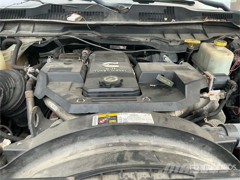 RAM 4500 4x4 Crew Cab Cab and Chassis Cabines