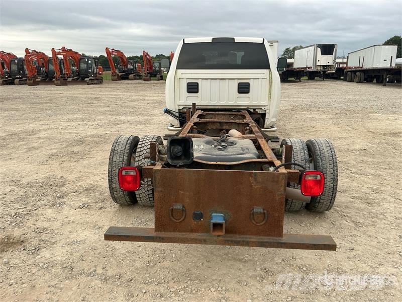 RAM 4500 ST 4x4 Crew Cab Cab and Chassis Kabine i unutrašnjost