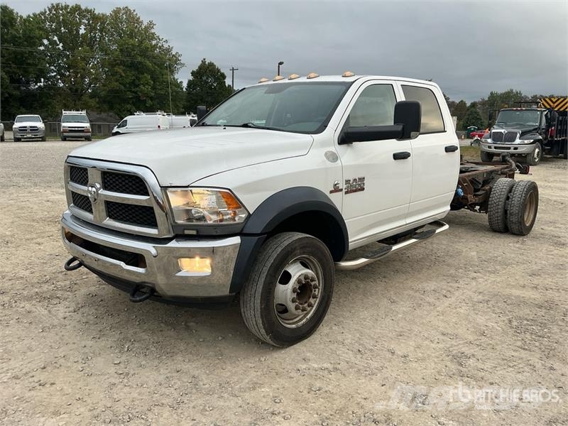 RAM 4500 ST 4x4 Crew Cab Cab and Chassis Kabine i unutrašnjost