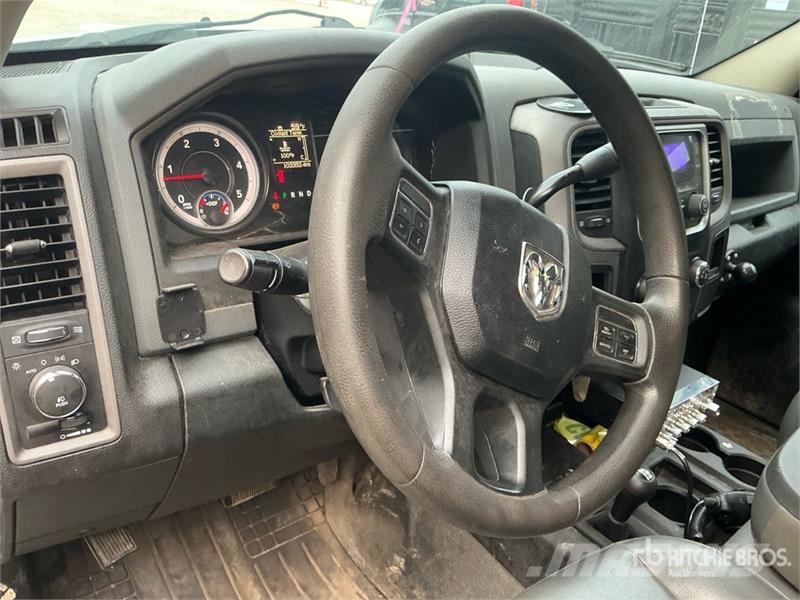 RAM 4500 ST 4x4 Crew Cab Cab and Chassis Kabine i unutrašnjost
