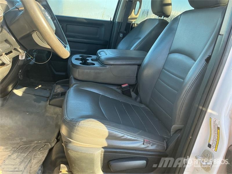 RAM 5500 Caminhões de mesa/dropside