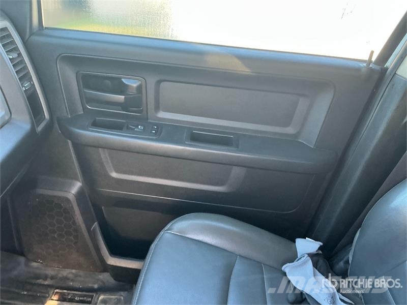 RAM 5500 Caminhões de mesa/dropside