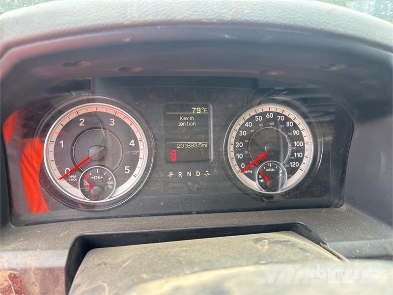 RAM 5500 Furgonetas caja abierta