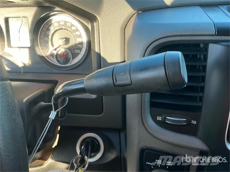 RAM 5500 Caminhões de mesa/dropside