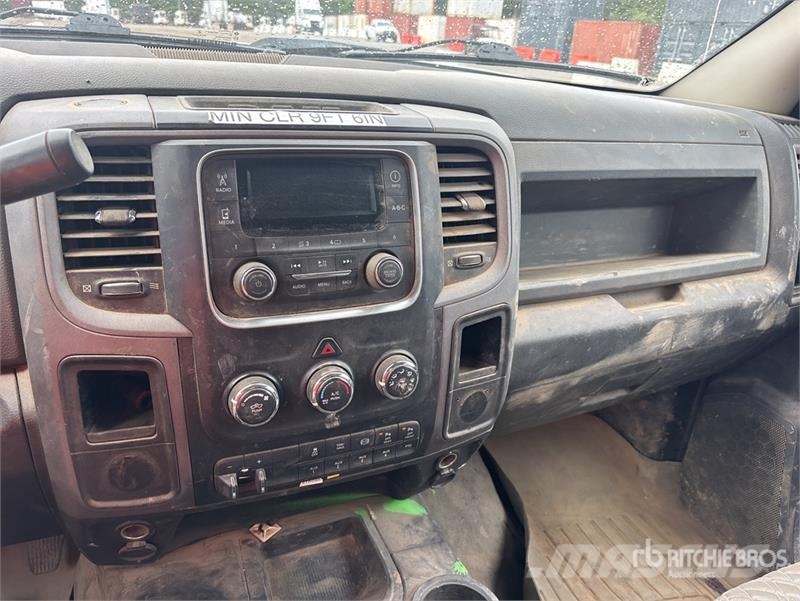 RAM 5500 Furgonetas caja abierta