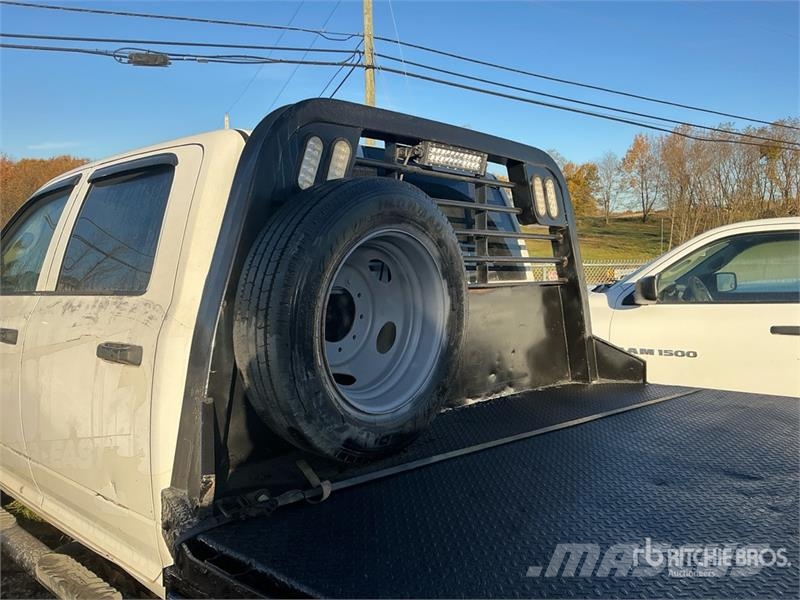 RAM 5500 Caminhões de mesa/dropside