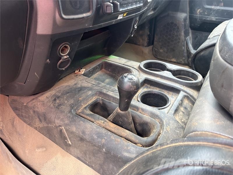 RAM 5500 Furgonetas caja abierta
