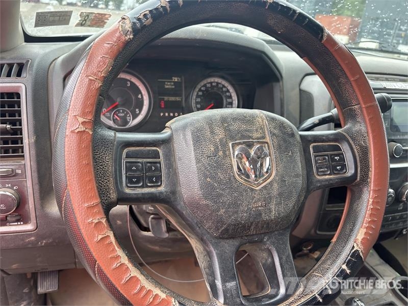 RAM 5500 Furgonetas caja abierta