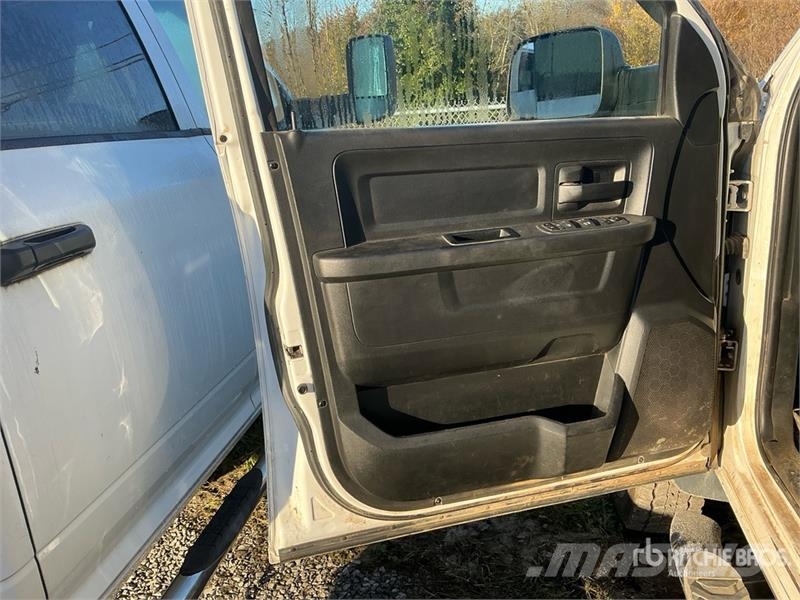 RAM 5500 Caminhões de mesa/dropside