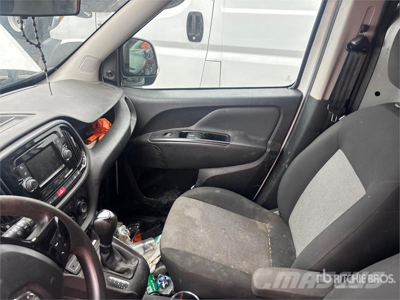 RAM ProMaster 1500 Cargo Van Preču pārvadāšanas furgoni