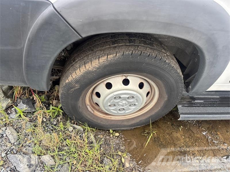 RAM ProMaster 1500 Cargo Van Preču pārvadāšanas furgoni