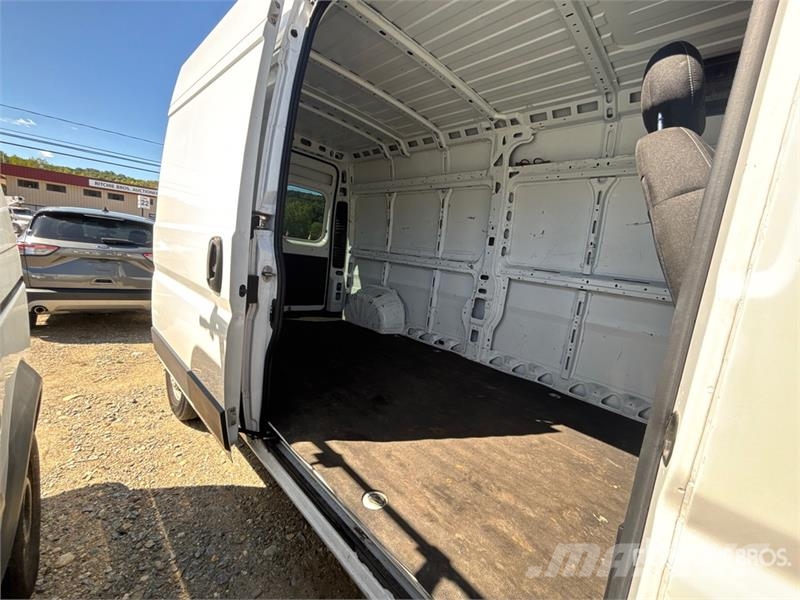 RAM Promaster 2500 Cargo Van (Inoperable) Gesloten bedrijfswagens