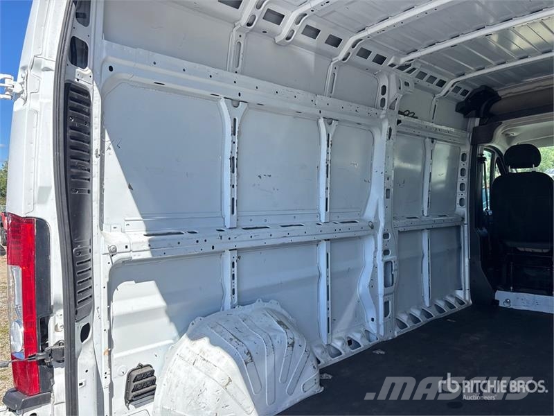 RAM Promaster 2500 Cargo Van (Inoperable) Gesloten bedrijfswagens