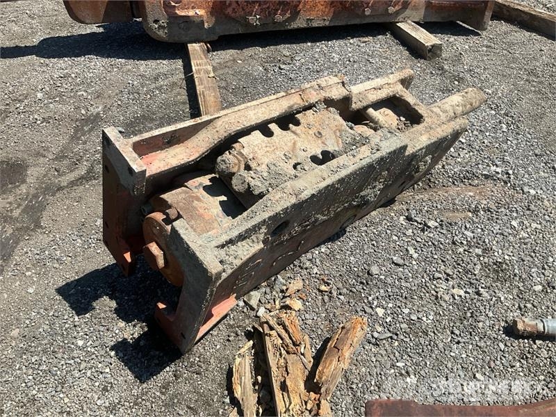 Rammer S26 Hydraulic Breaker مطارق / كسارات