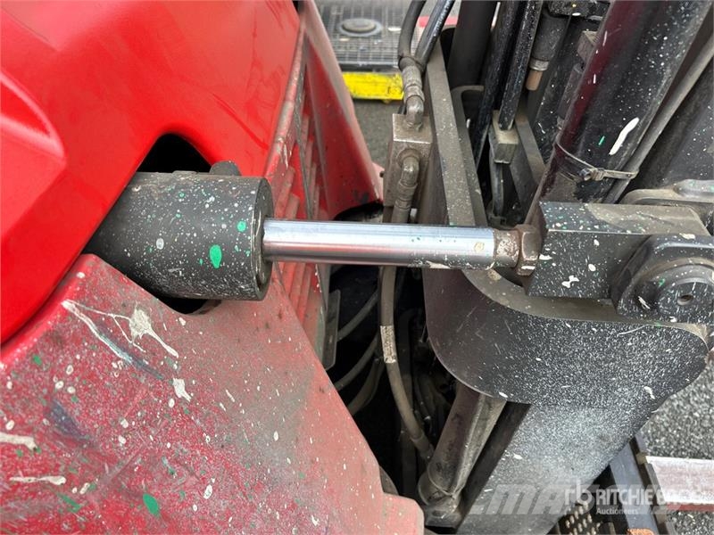 Raymond 4250 Reach truck