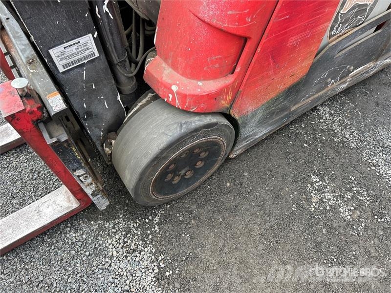 Raymond 4250 Reach truck