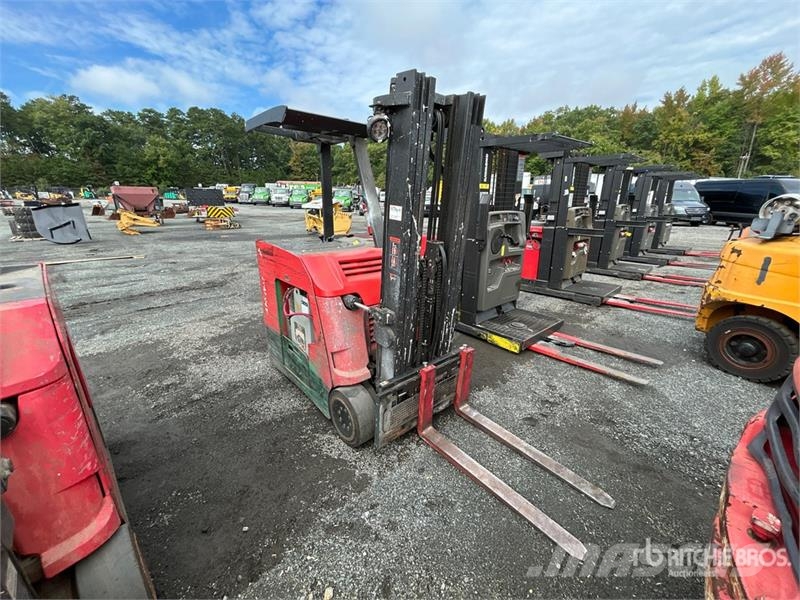 Raymond 4250 Reach truck