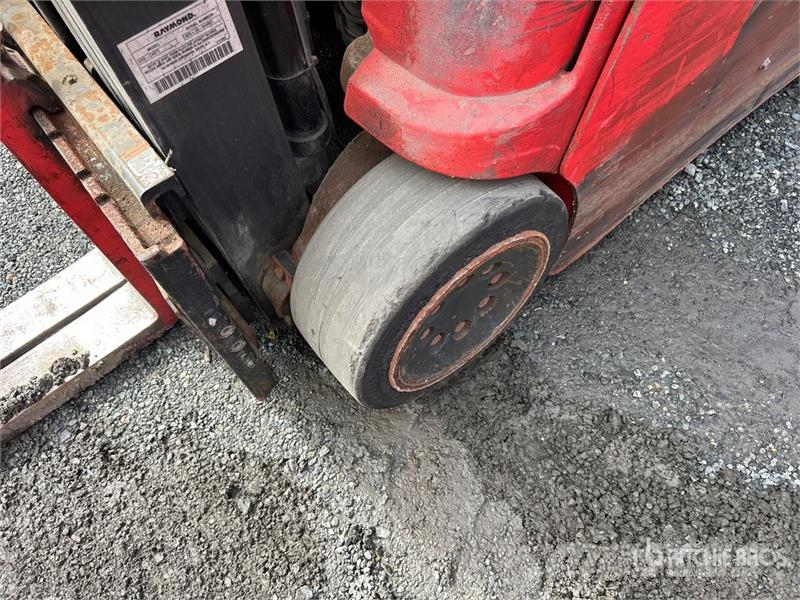 Raymond 4250 Šakiniai krautuvai su prailgintu keltuvu