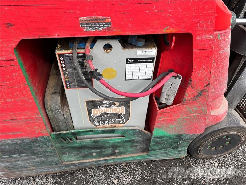 Raymond 4250 Reach truck