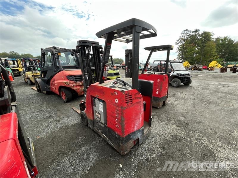Raymond 4250 Reach truck