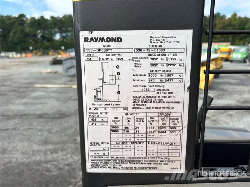 Raymond 5300 300 lb Order Picker Medium lift order picker