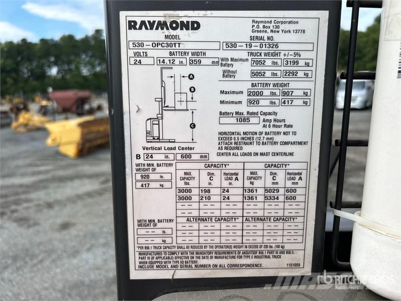 Raymond 5300 3000 lb Order Picker Srednje dizajući komisioni viljuškar